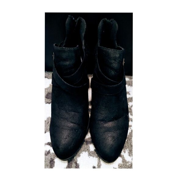 Women's Black Booties with Cutouts on Side Size 8 GUC - Picture 3 of 7